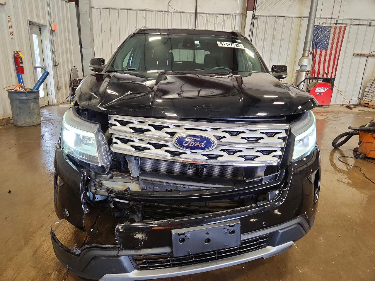 2018 FORD EXPLORER XLT photo 9