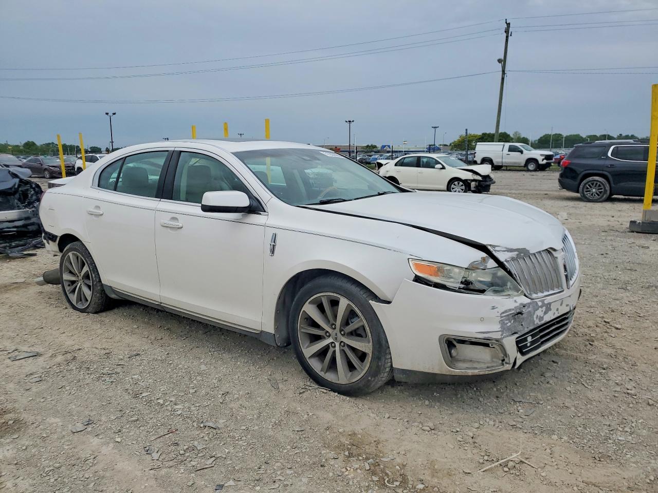 2010 LINCOLN MKS photo 7
