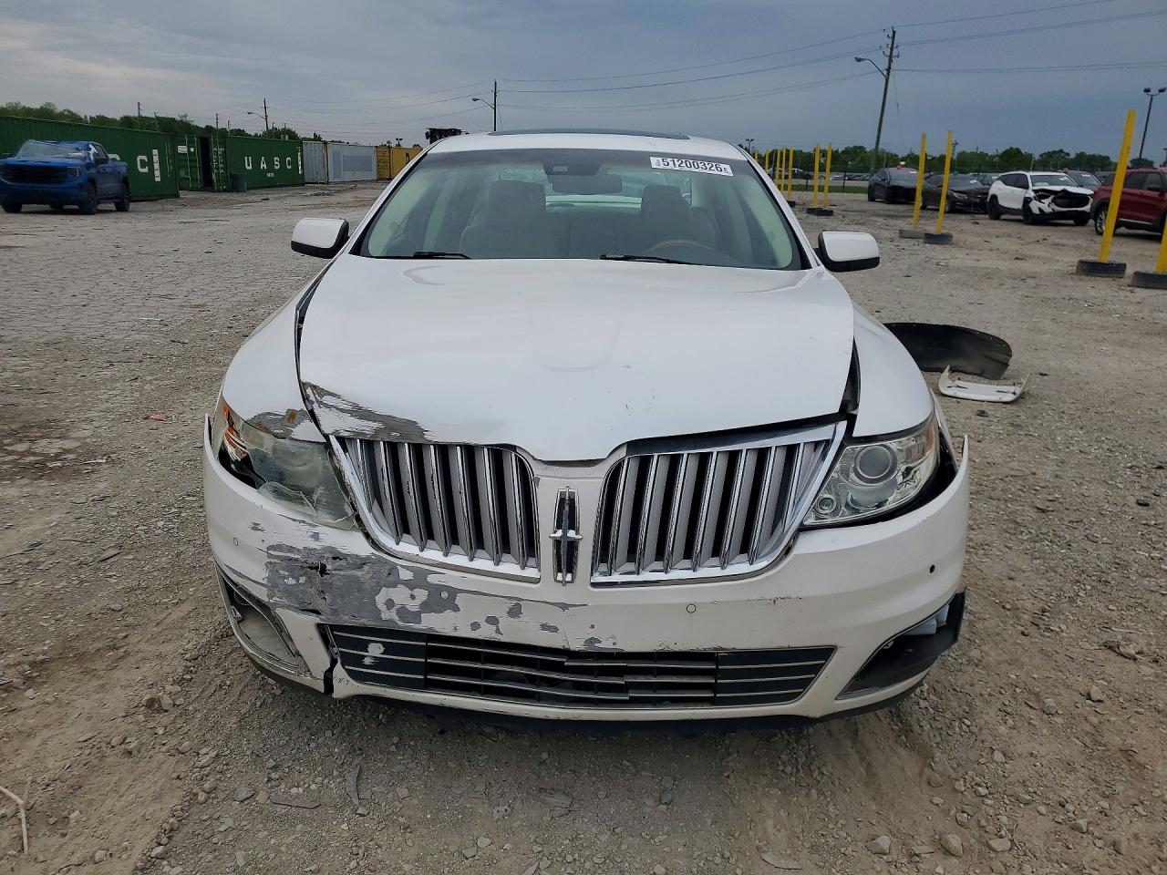 2010 LINCOLN MKS photo 9