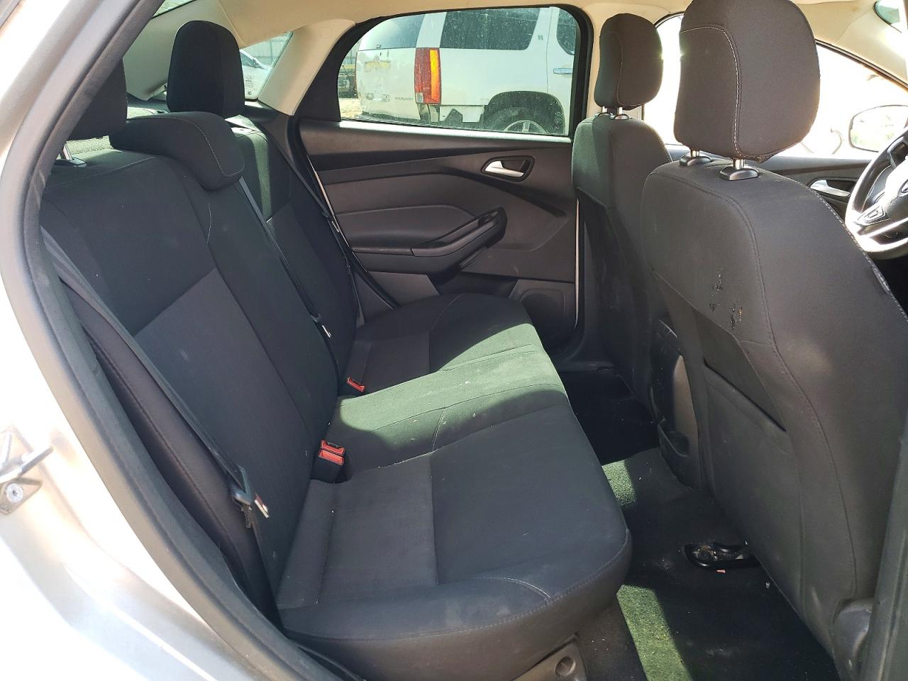 2018 FORD FOCUS SE photo 19