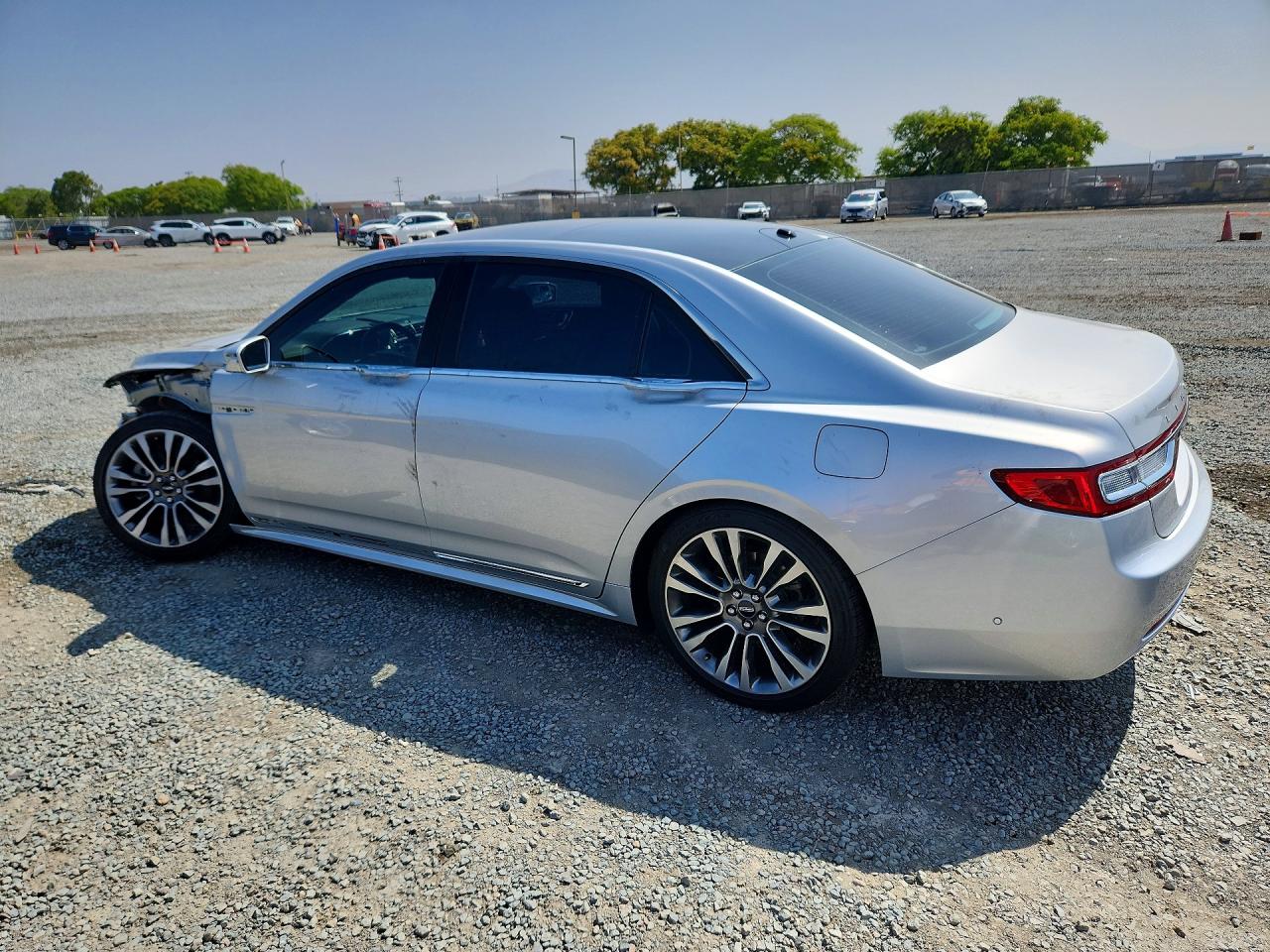 2017 LINCOLN CONTINENTAL RESERVE photo 3