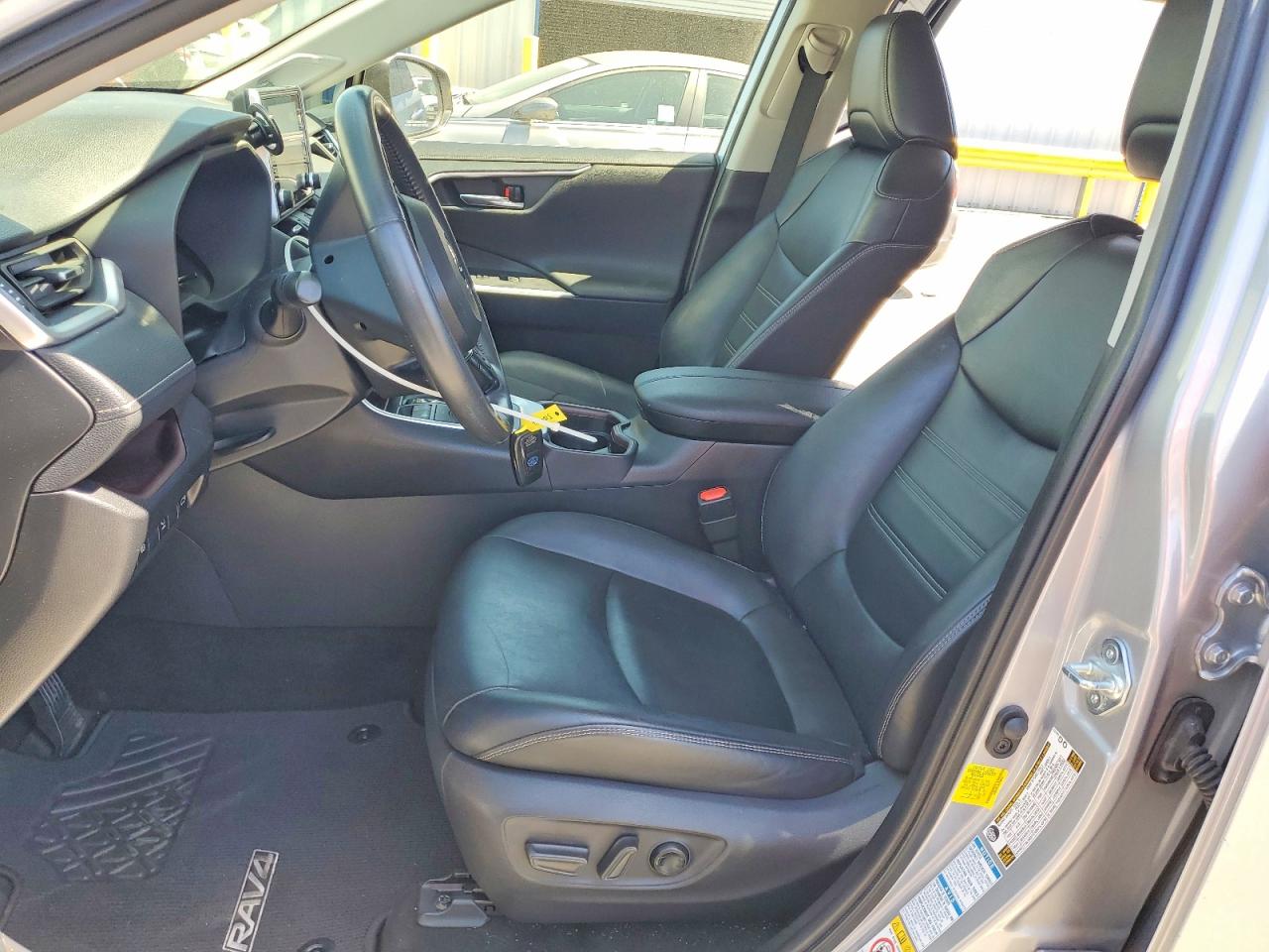 2019 TOYOTA RAV4 LIMITED photo 13