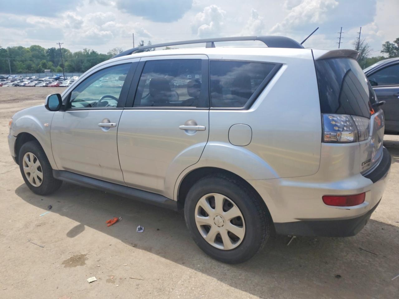 2013 MITSUBISHI OUTLANDER ES photo 4