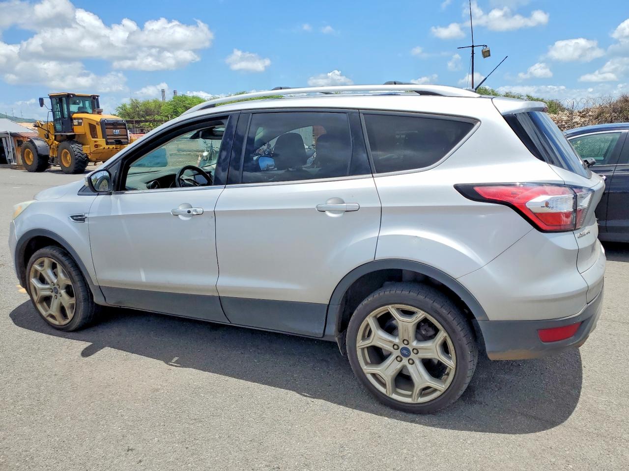 2017 FORD ESCAPE TITANIUM photo 2