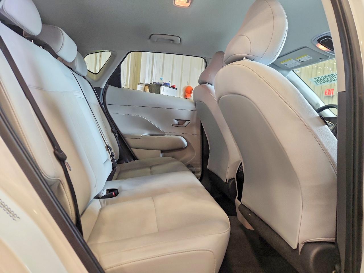 2024 HYUNDAI KONA SEL photo 31