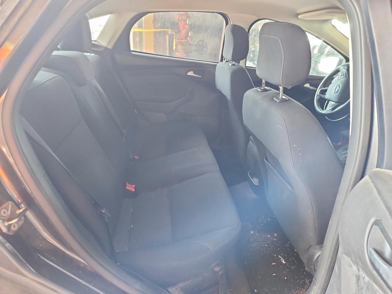 2018 FORD FOCUS SE photo 19