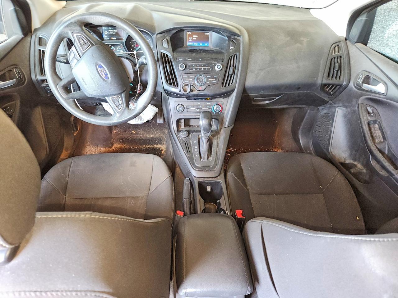2018 FORD FOCUS SE photo 15
