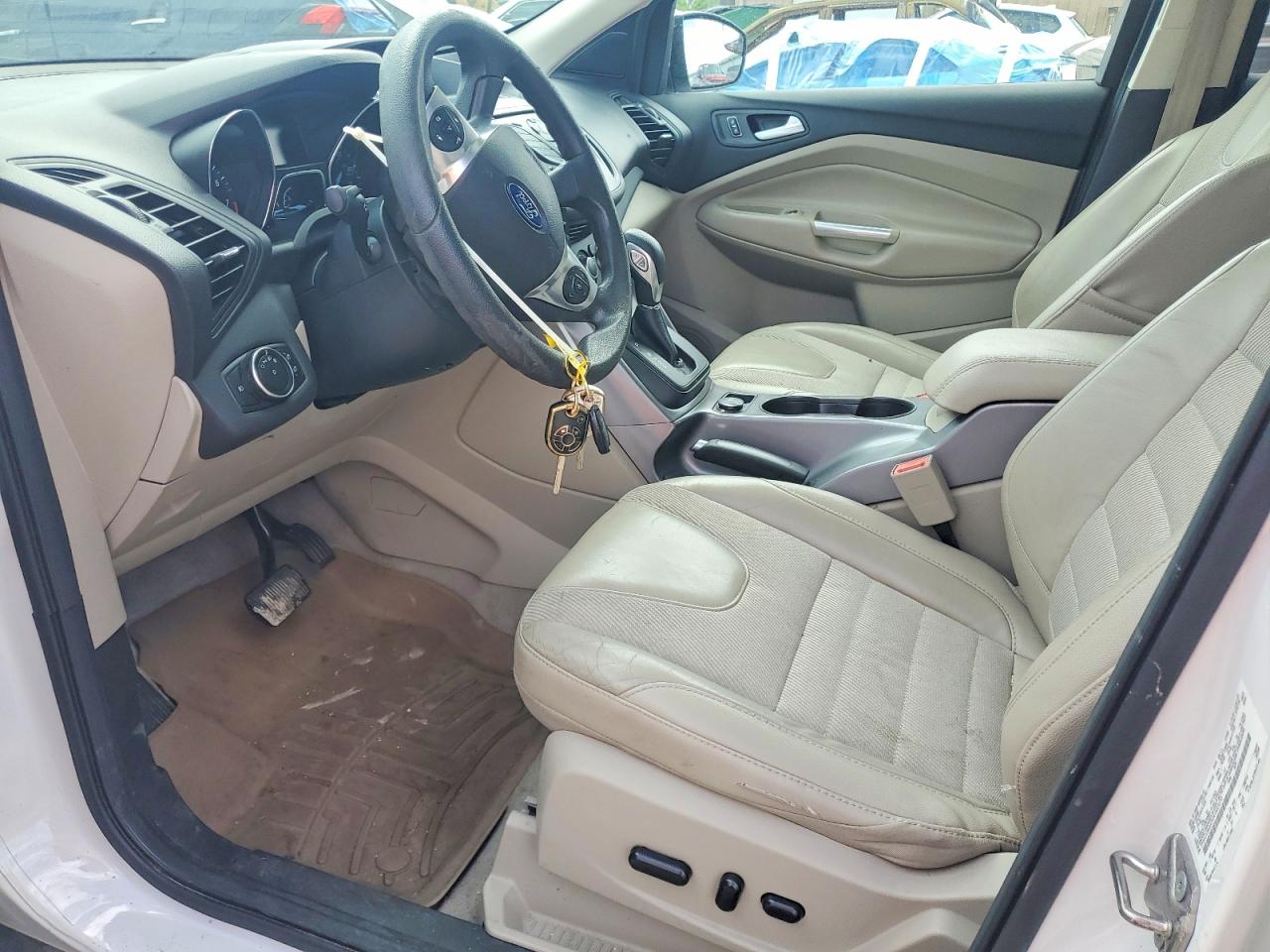 2016 FORD ESCAPE SE photo 19