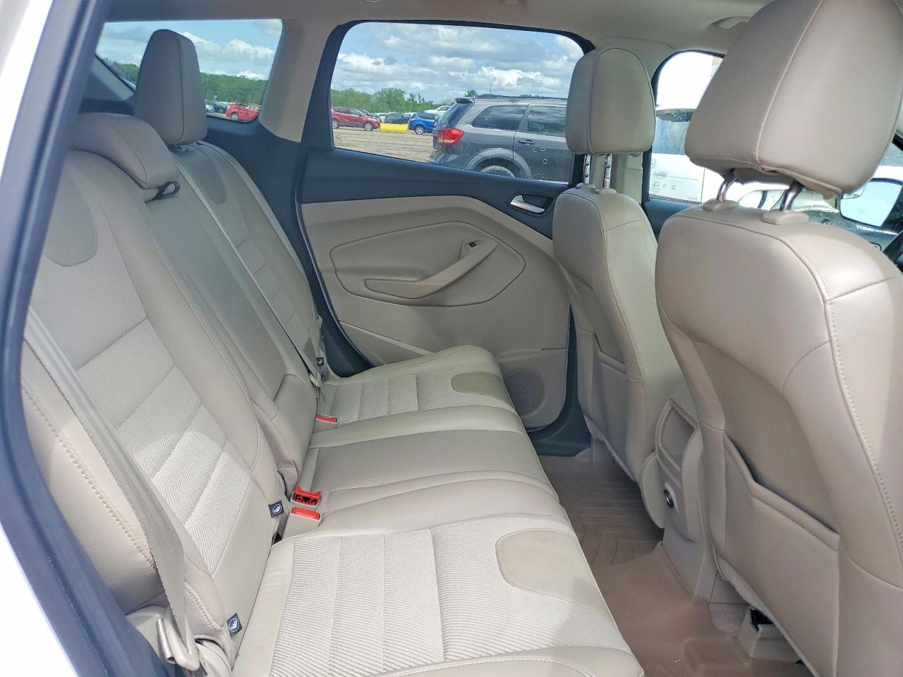 2016 FORD ESCAPE SE photo 31