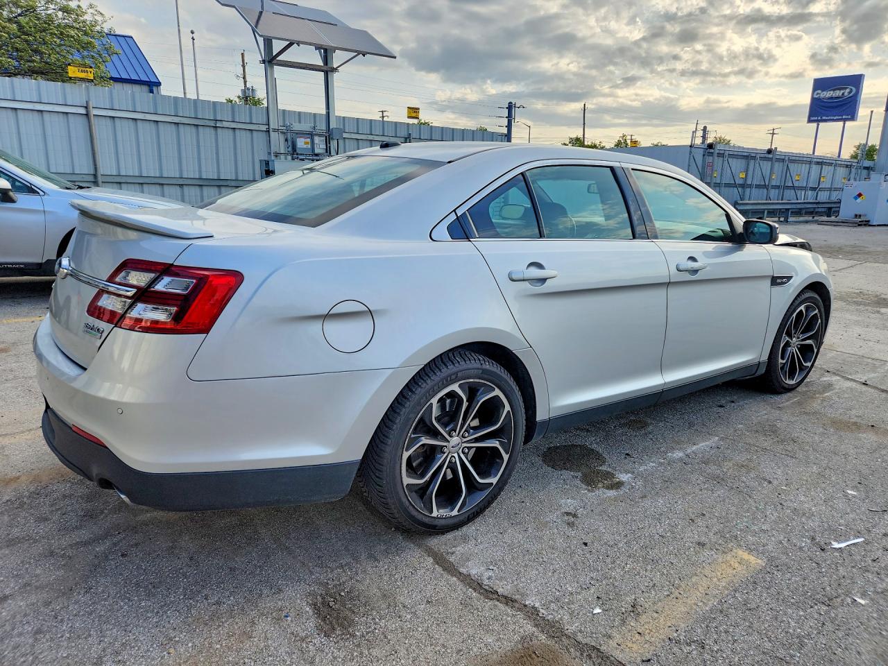 2014 FORD TAURUS SHO photo 7