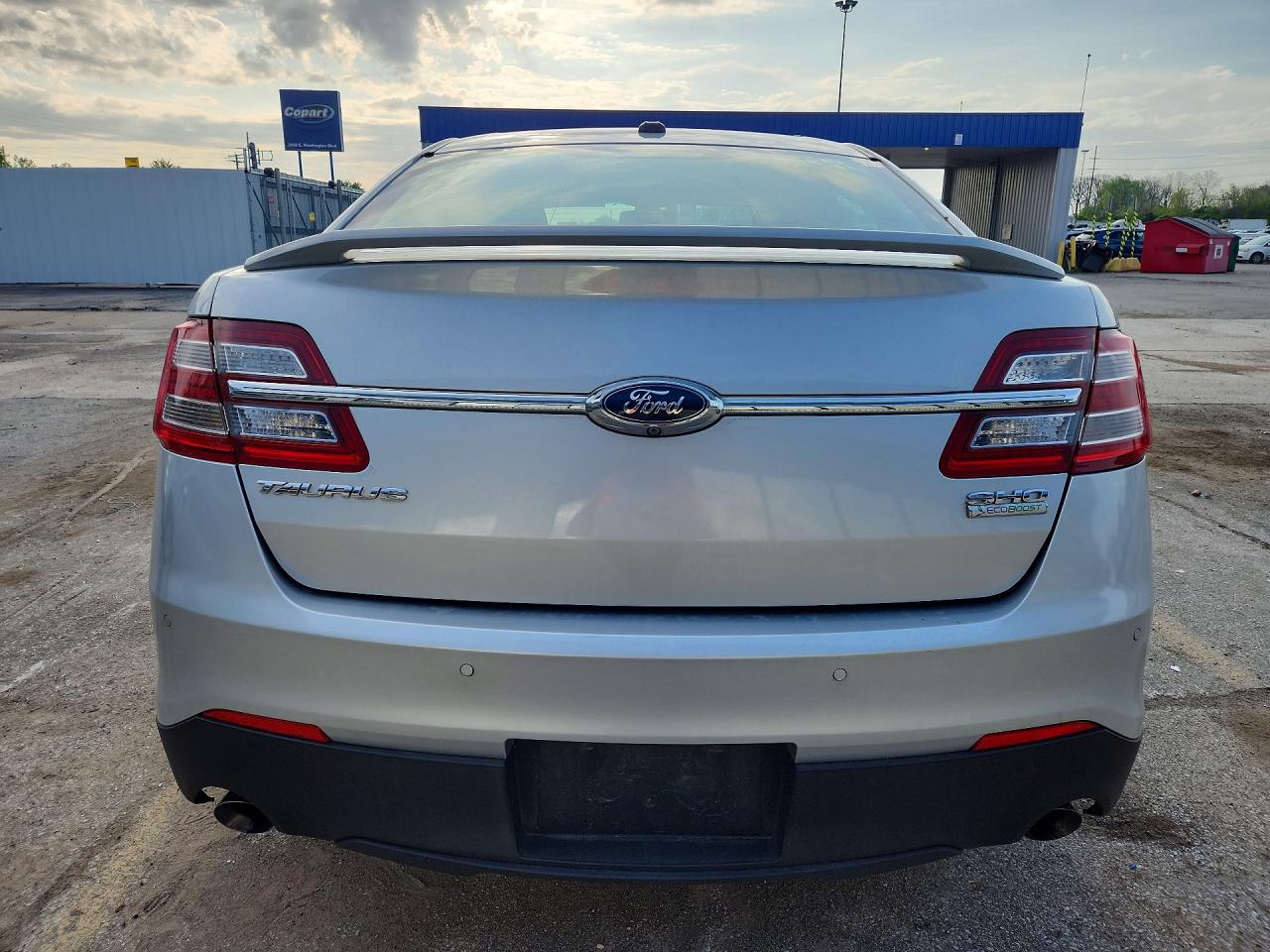 2014 FORD TAURUS SHO photo 16