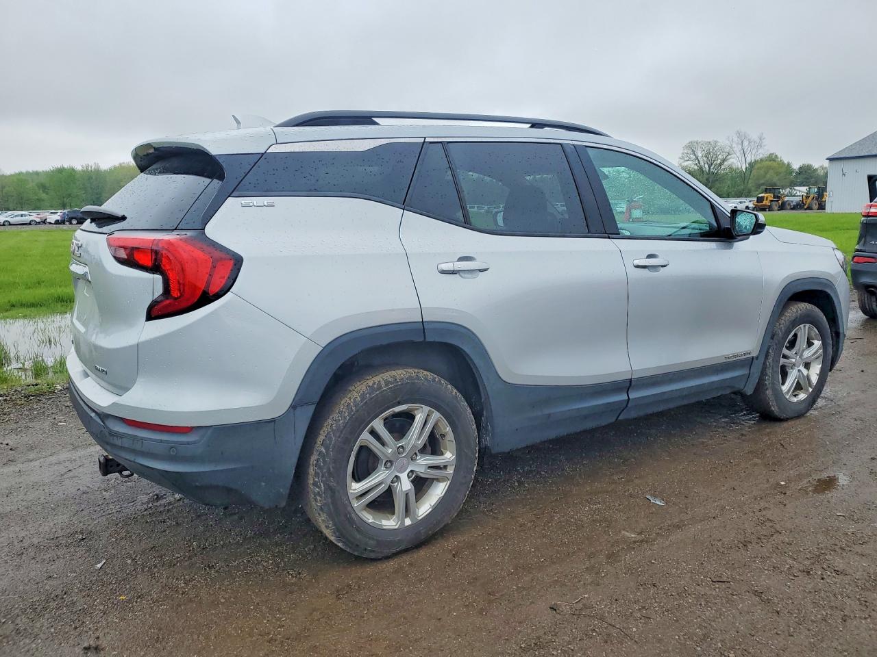 2018 GMC TERRAIN SLE photo 5
