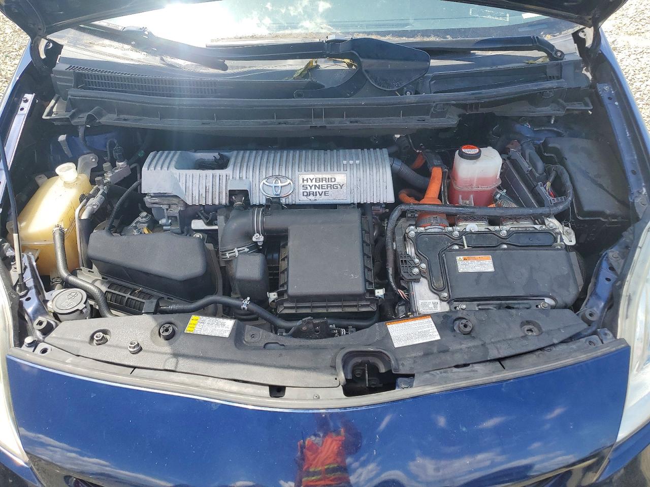 2015 TOYOTA PRIUS photo 11
