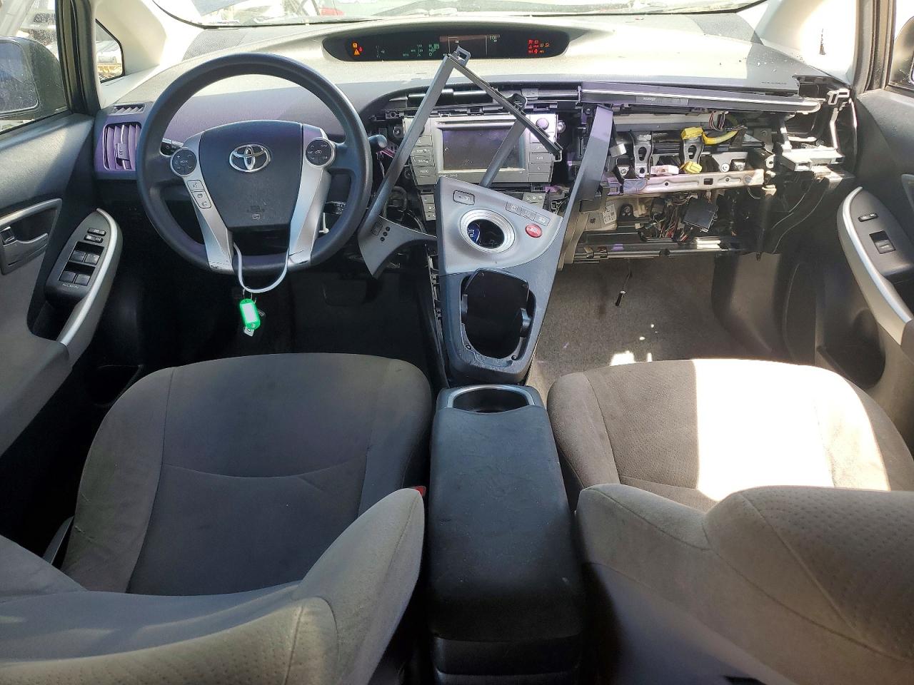 2015 TOYOTA PRIUS photo 8