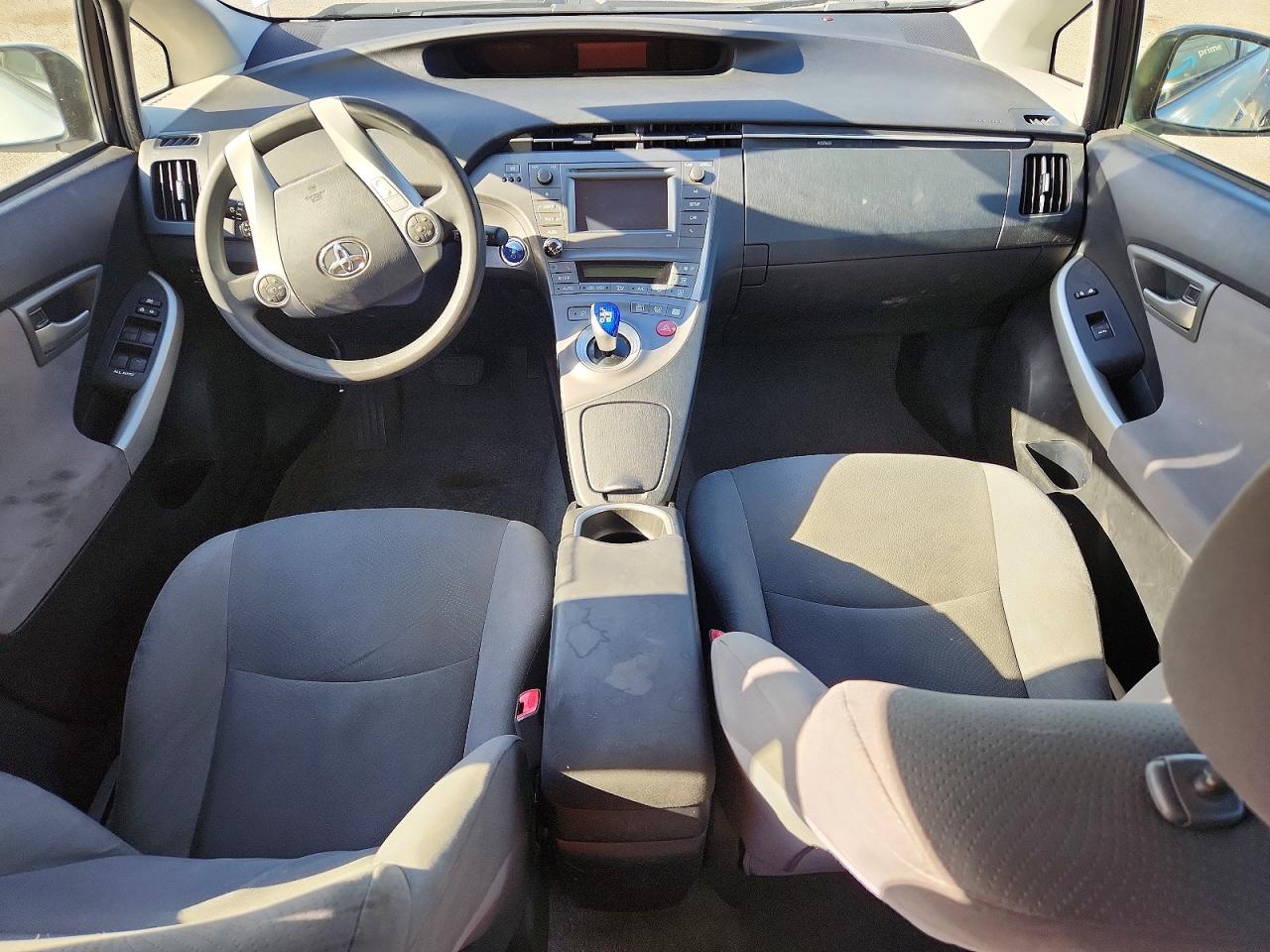 2013 TOYOTA PRIUS TWO photo 15