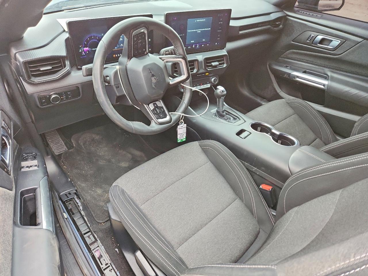 2024 FORD MUSTANG photo 15