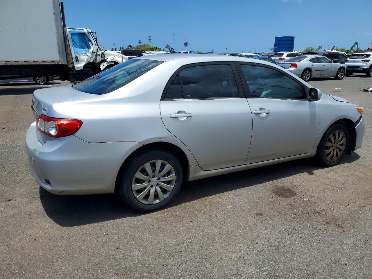 2013 TOYOTA COROLLA L photo 5
