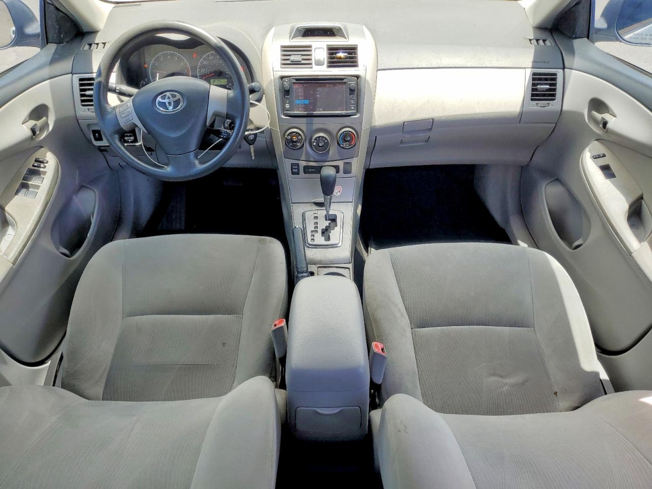 2013 TOYOTA COROLLA L photo 15