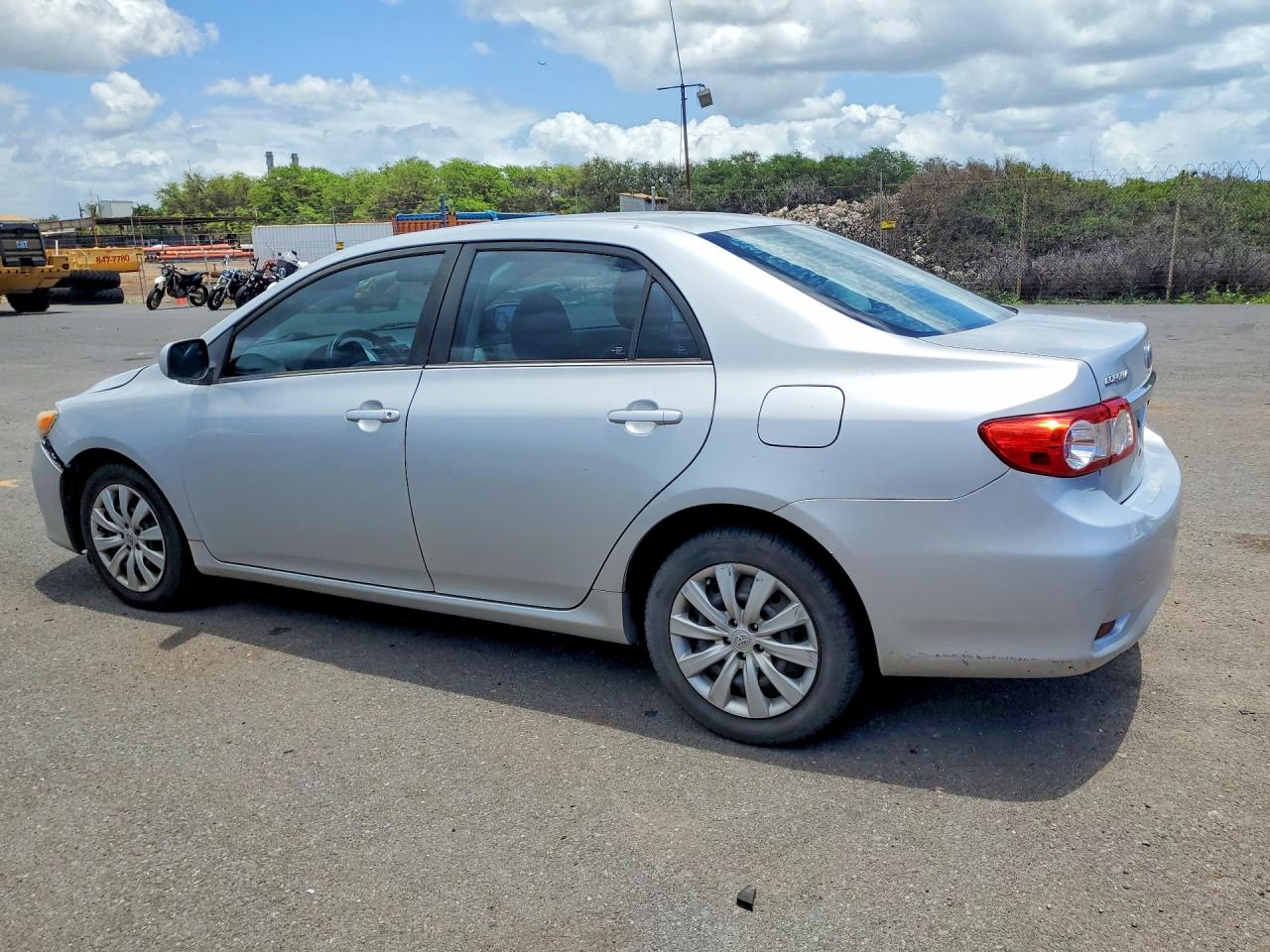 2013 TOYOTA COROLLA L photo 3