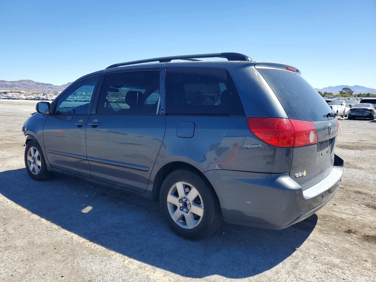 2008 TOYOTA SIENNA XLE photo 3