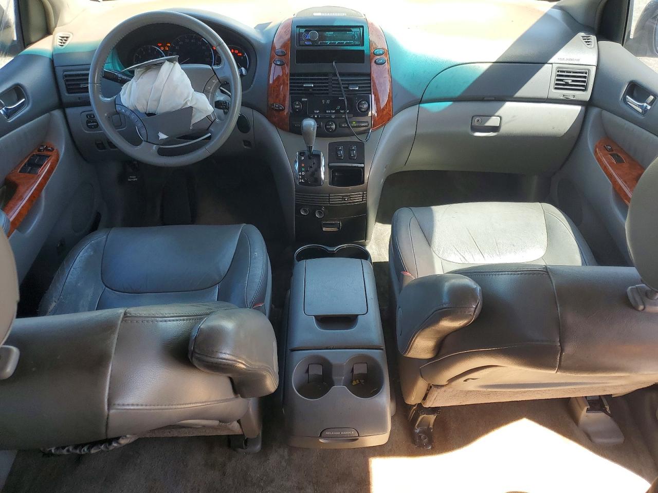 2008 TOYOTA SIENNA XLE photo 15