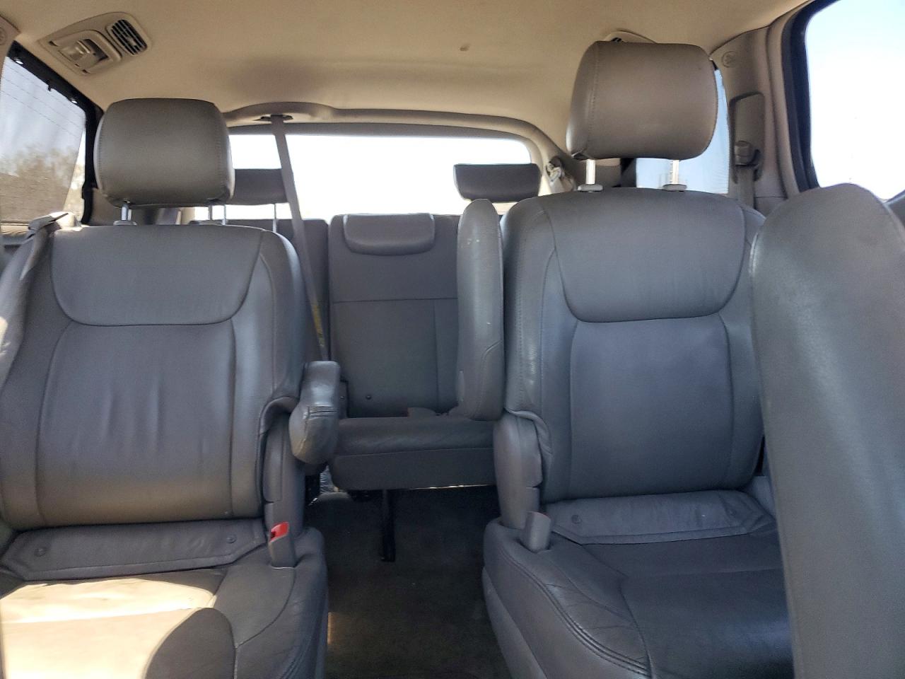 2008 TOYOTA SIENNA XLE photo 19