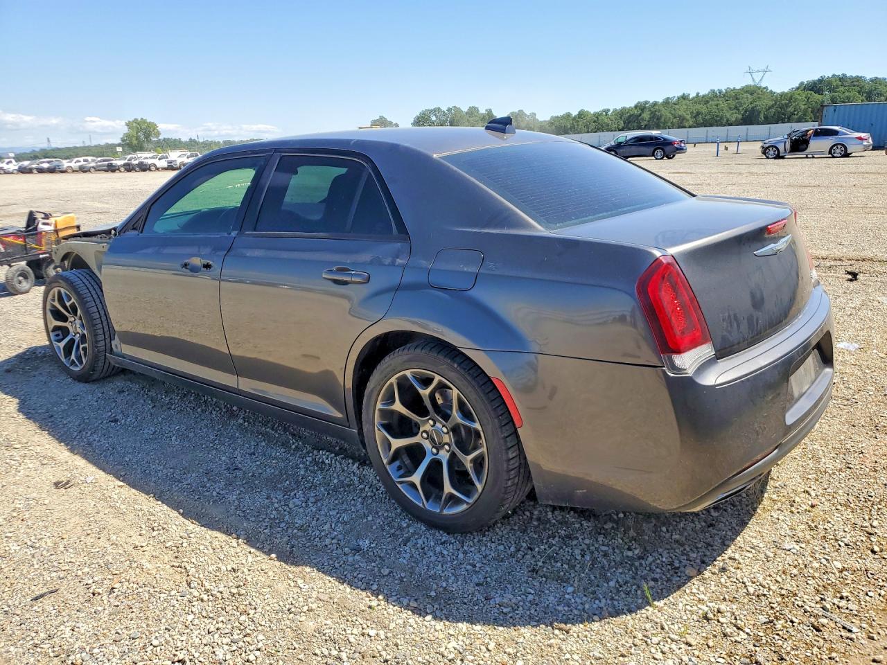 2015 CHRYSLER 300 S photo 2