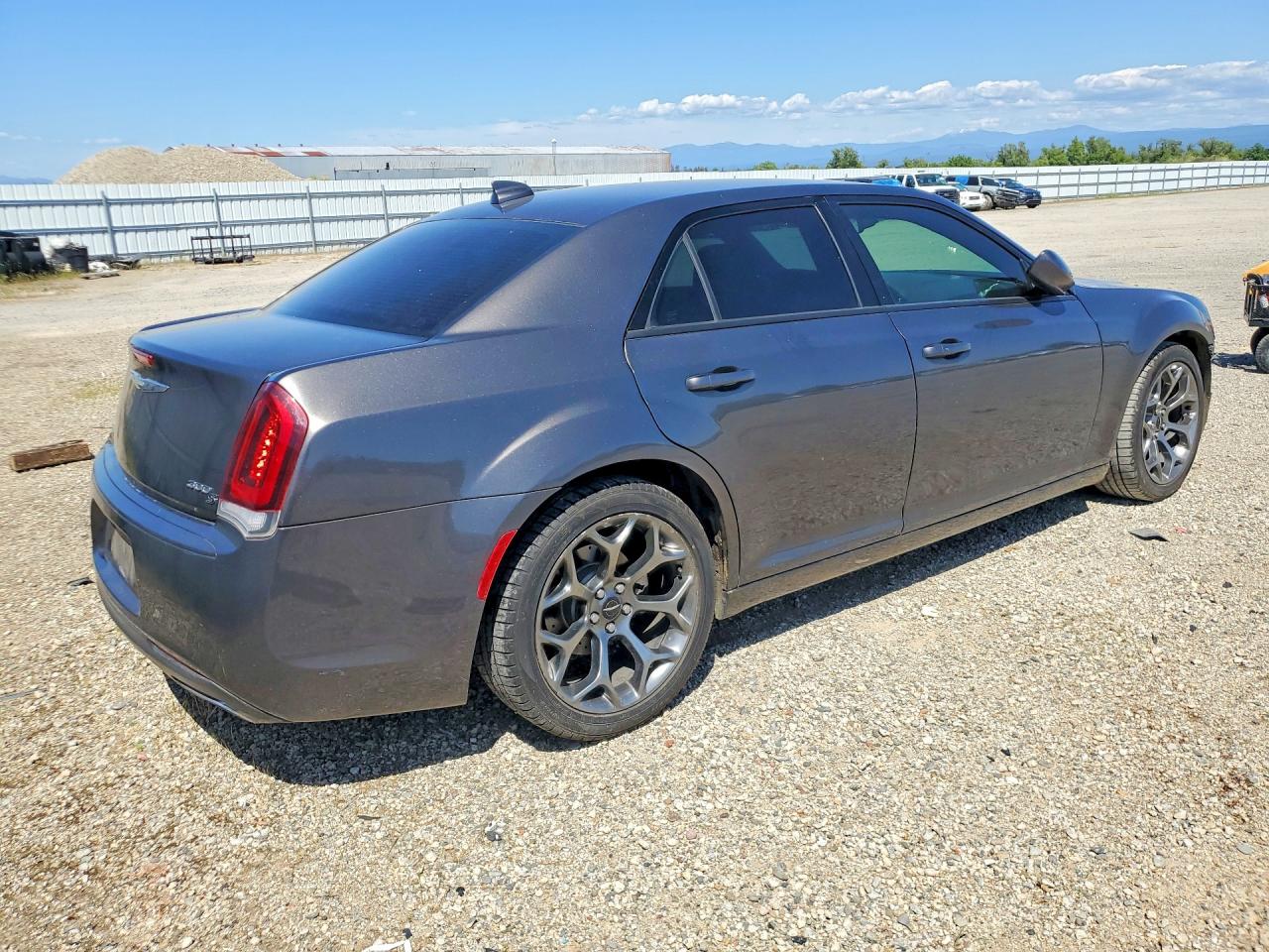 2015 CHRYSLER 300 S photo 3