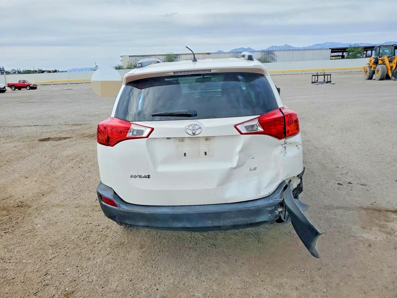 2015 TOYOTA RAV4 LE photo 11