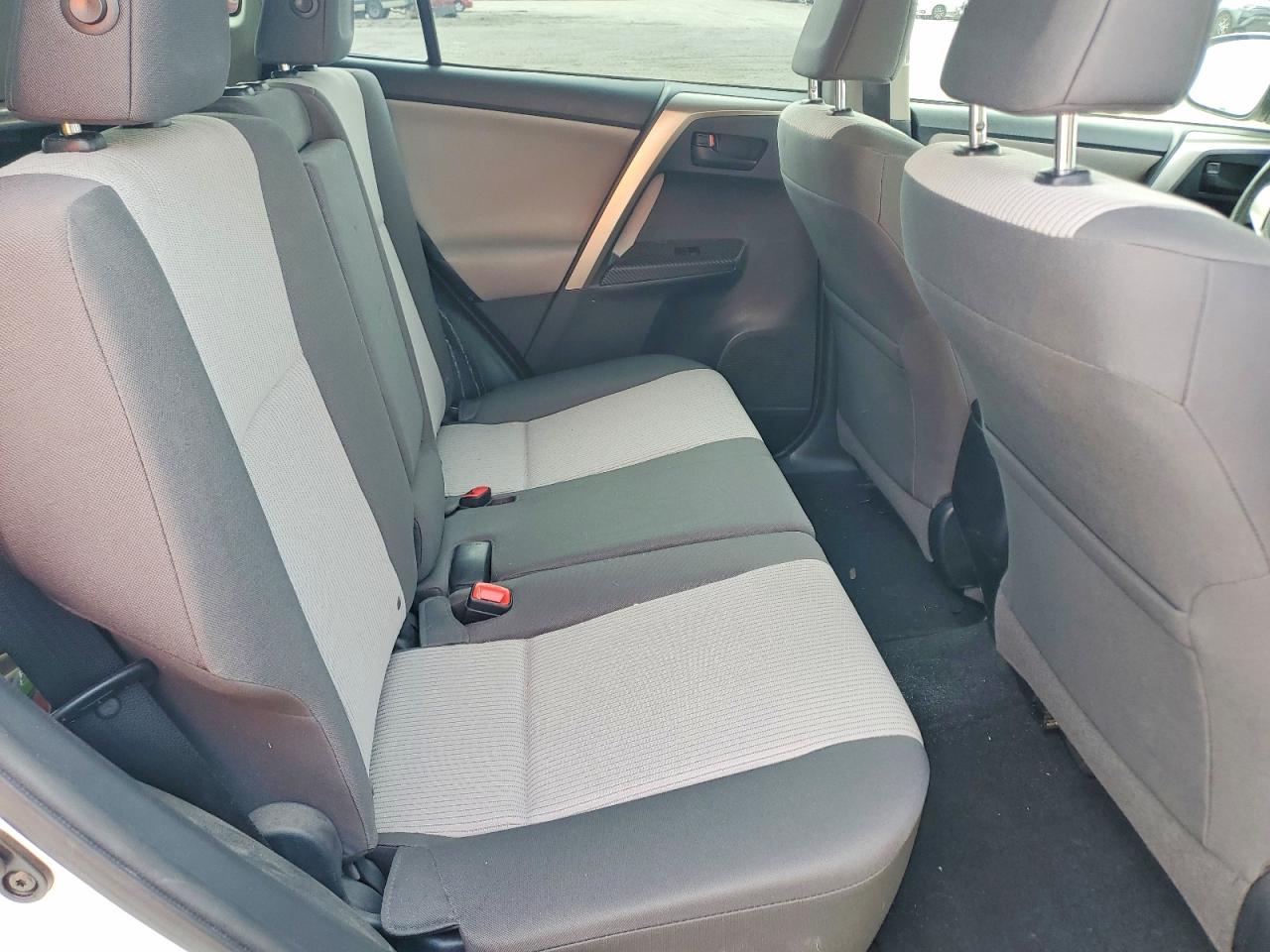 2015 TOYOTA RAV4 LE photo 19