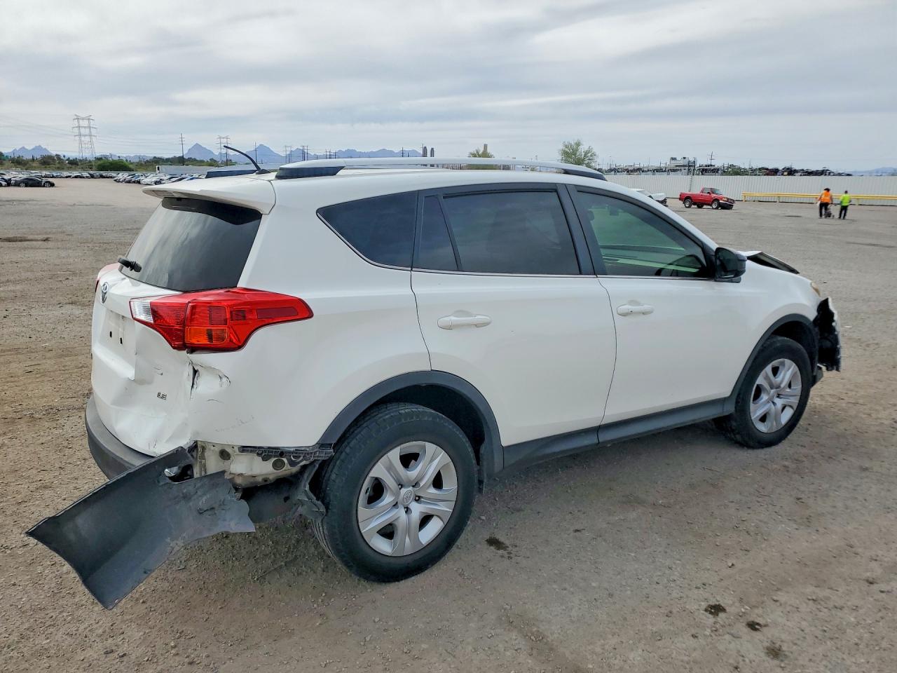 2015 TOYOTA RAV4 LE photo 5