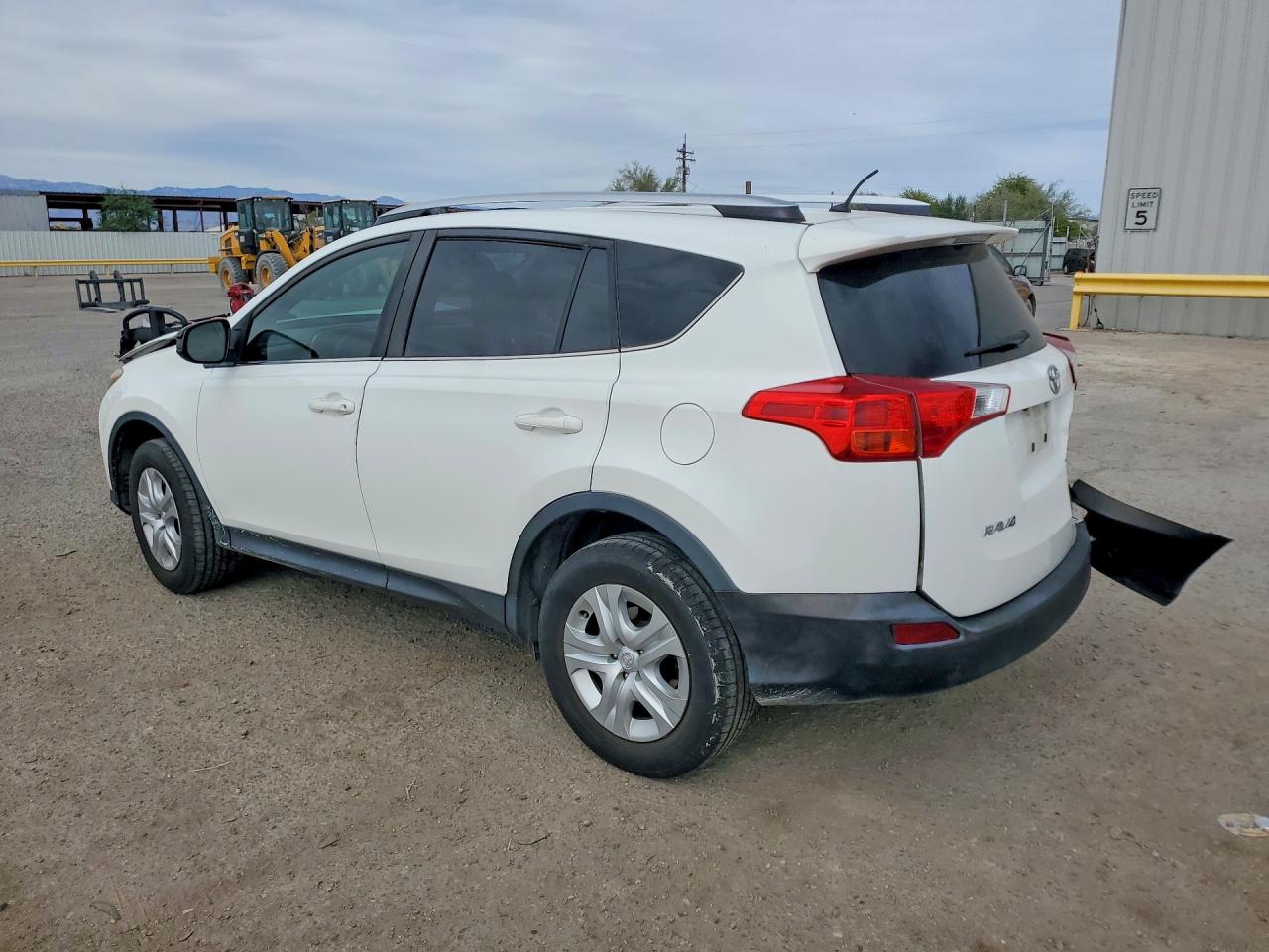 2015 TOYOTA RAV4 LE photo 3