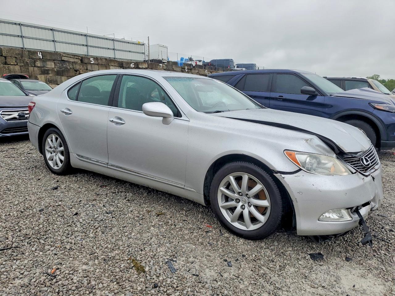 2008 LEXUS LS 460 photo 4