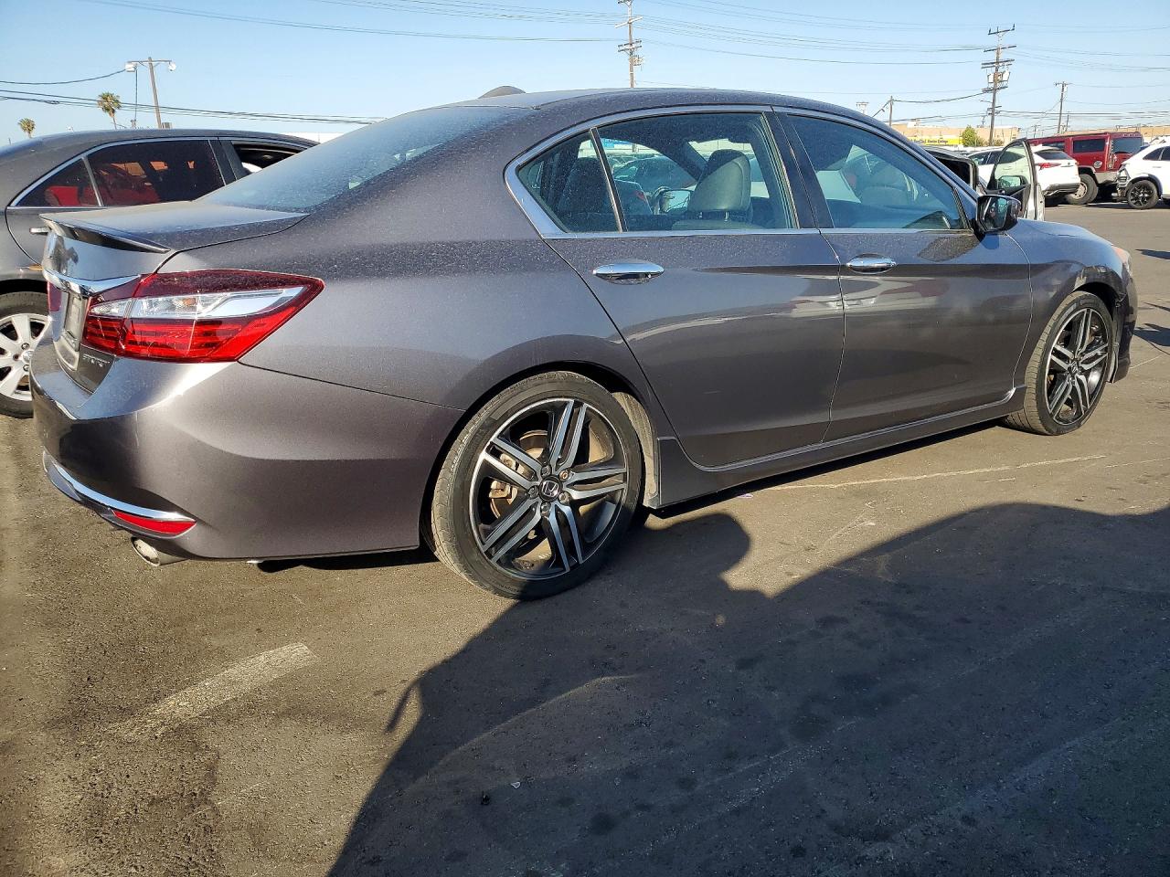 2017 HONDA ACCORD SPORT photo 5