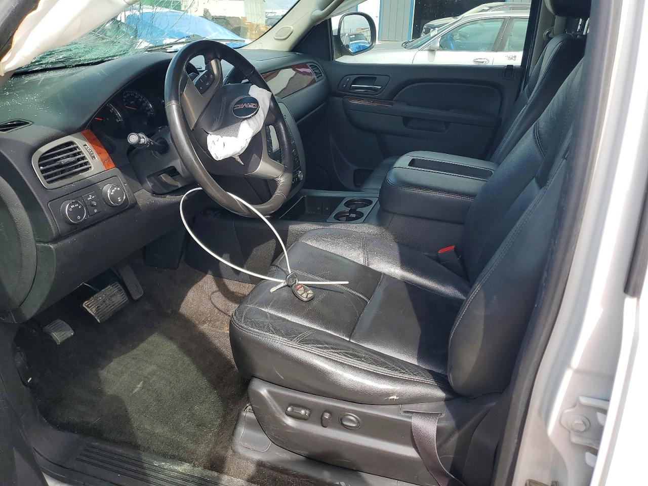 2012 GMC YUKON XL K1500 SLT photo 13