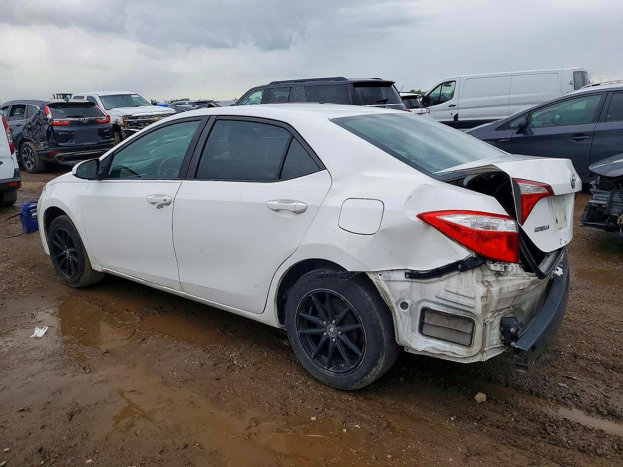 2015 TOYOTA COROLLA L photo 3