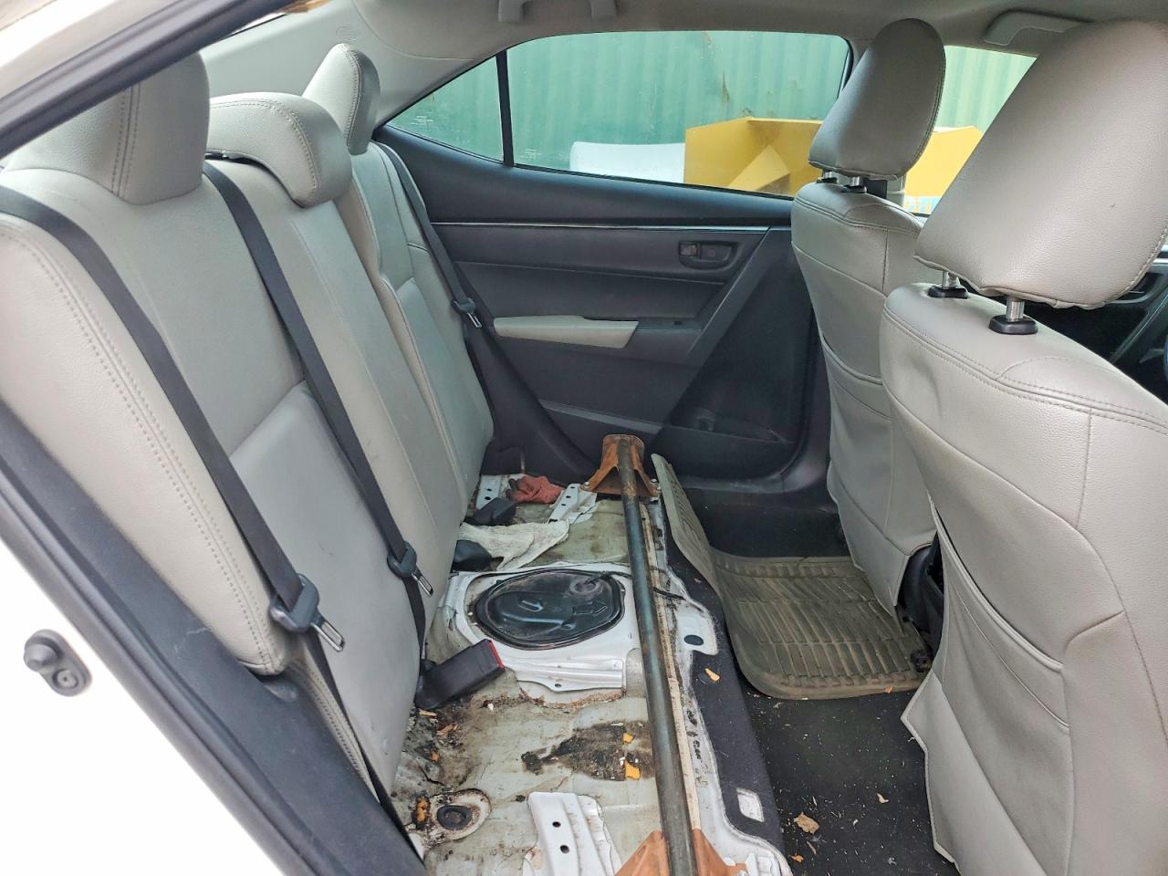 2015 TOYOTA COROLLA L photo 19