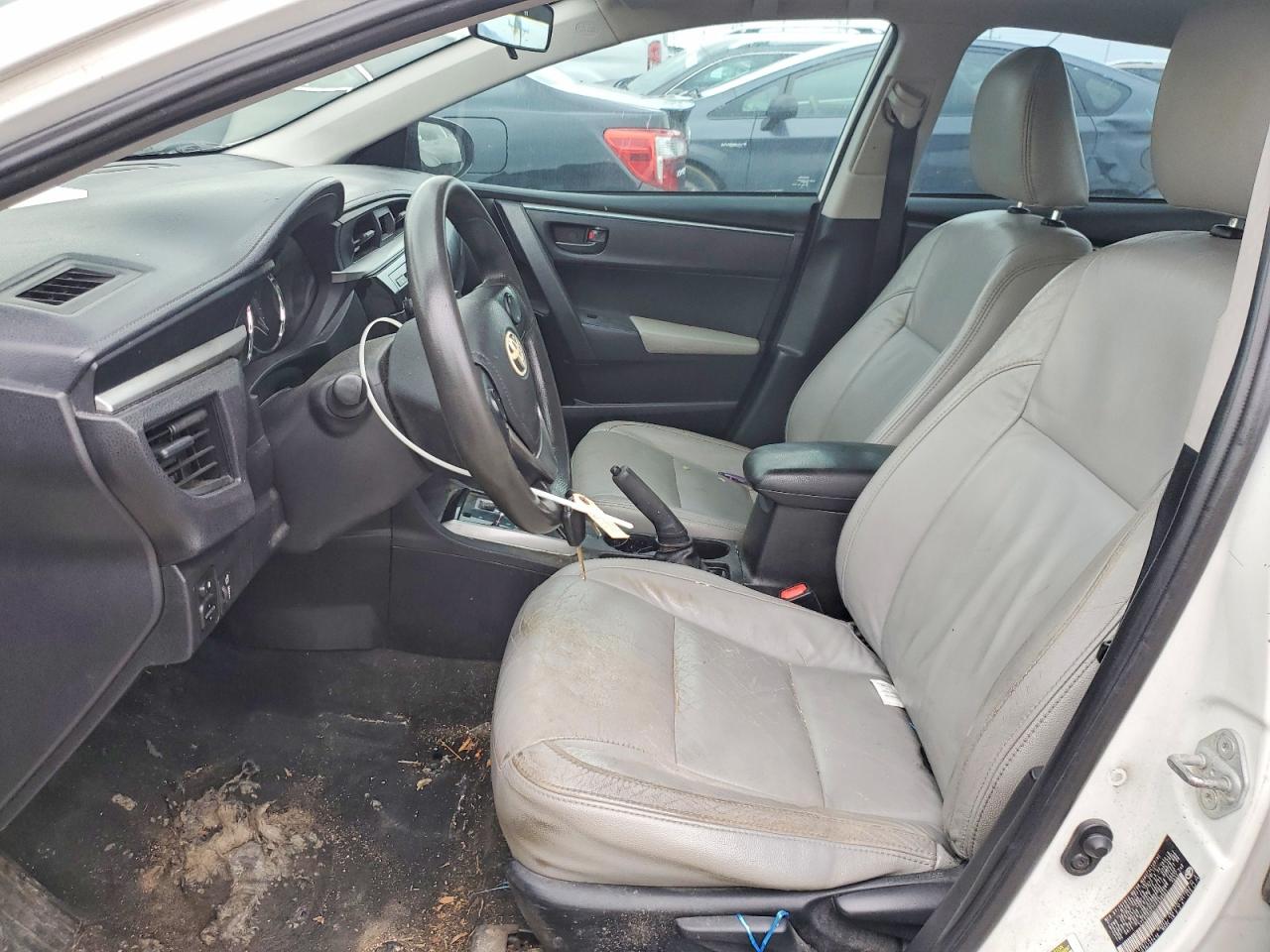 2015 TOYOTA COROLLA L photo 13