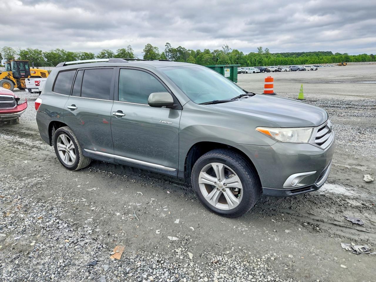 2013 TOYOTA HIGHLANDER LIMITED photo 4