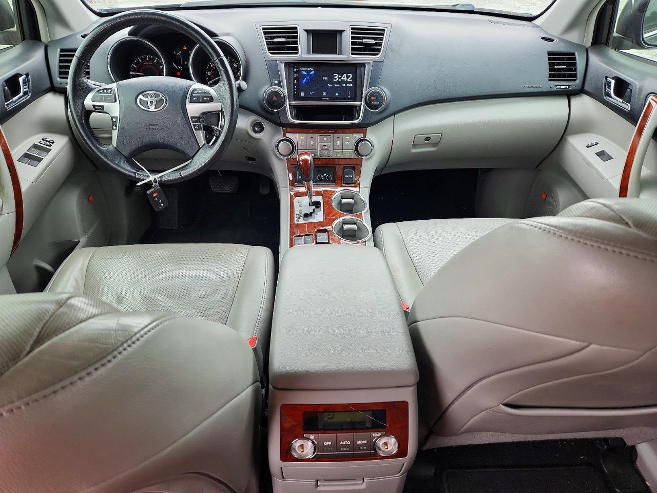 2013 TOYOTA HIGHLANDER LIMITED photo 8