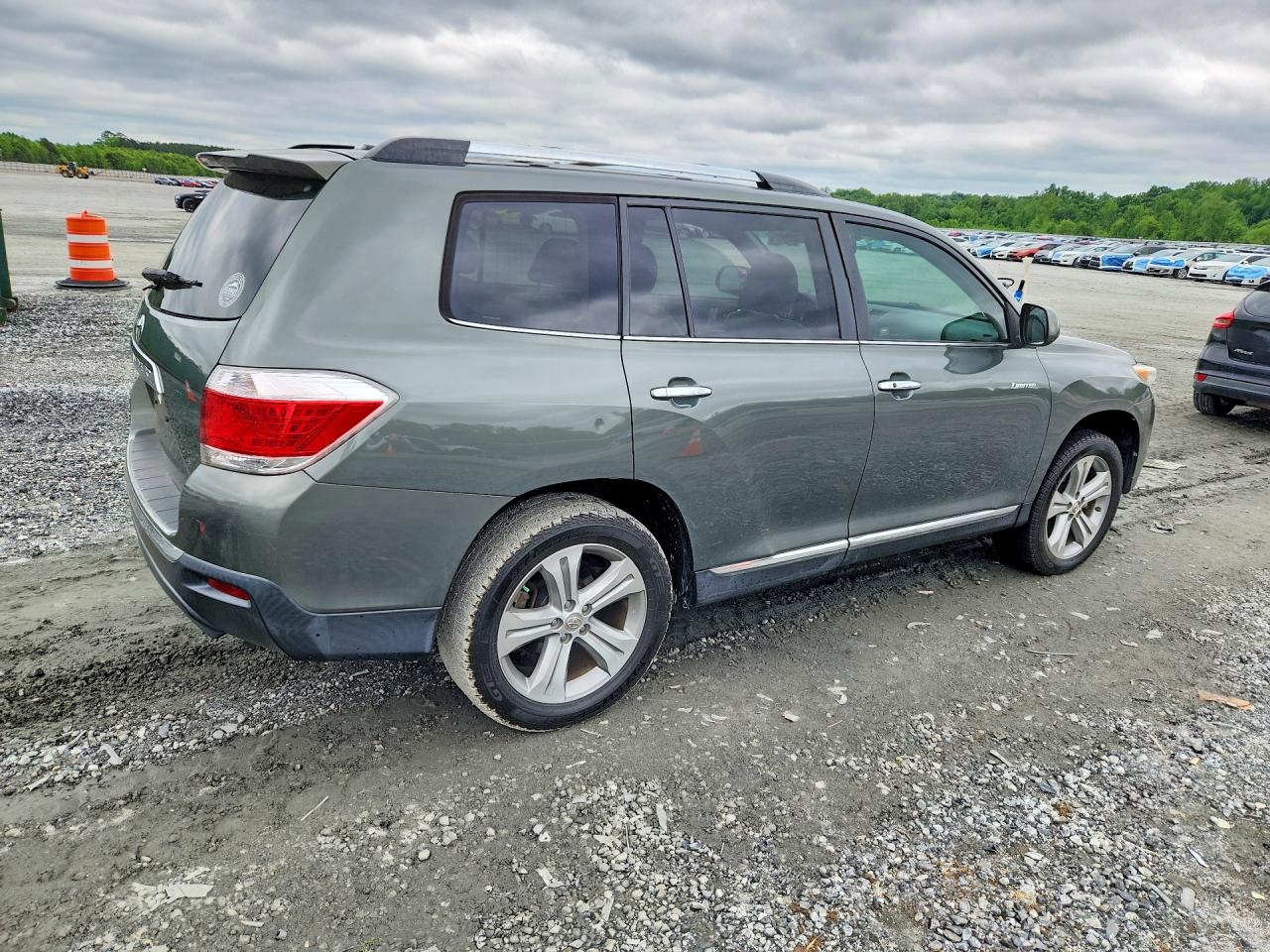 2013 TOYOTA HIGHLANDER LIMITED photo 3