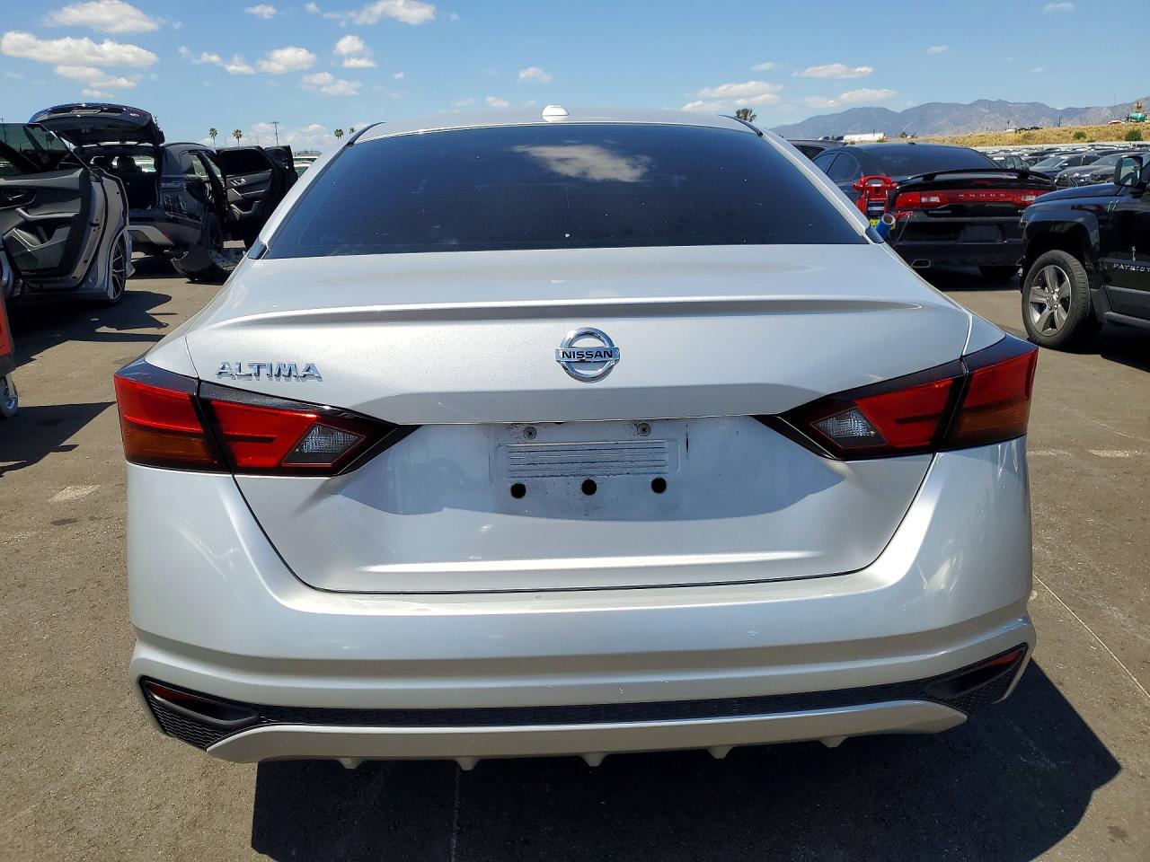 2019 NISSAN ALTIMA S photo 6