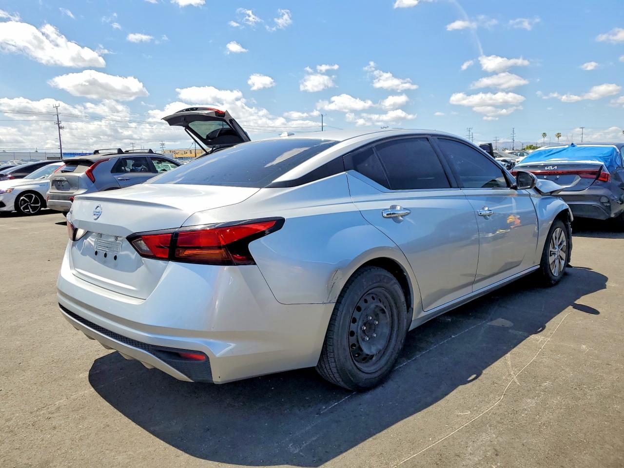 2019 NISSAN ALTIMA S photo 3
