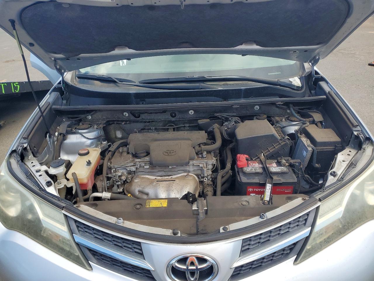 2015 TOYOTA RAV4 XLE photo 34
