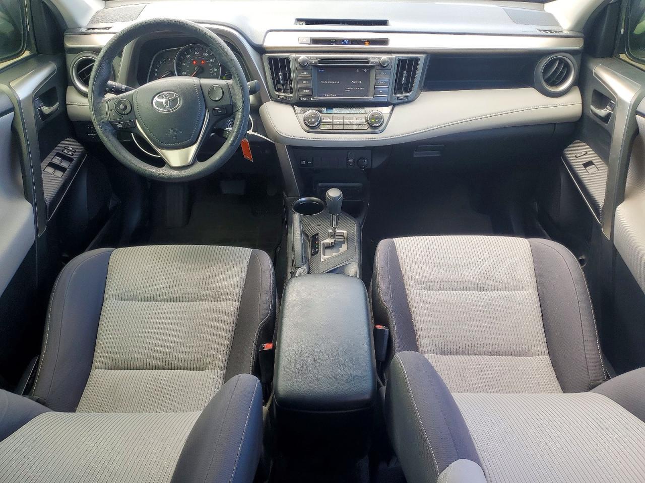 2015 TOYOTA RAV4 XLE photo 22