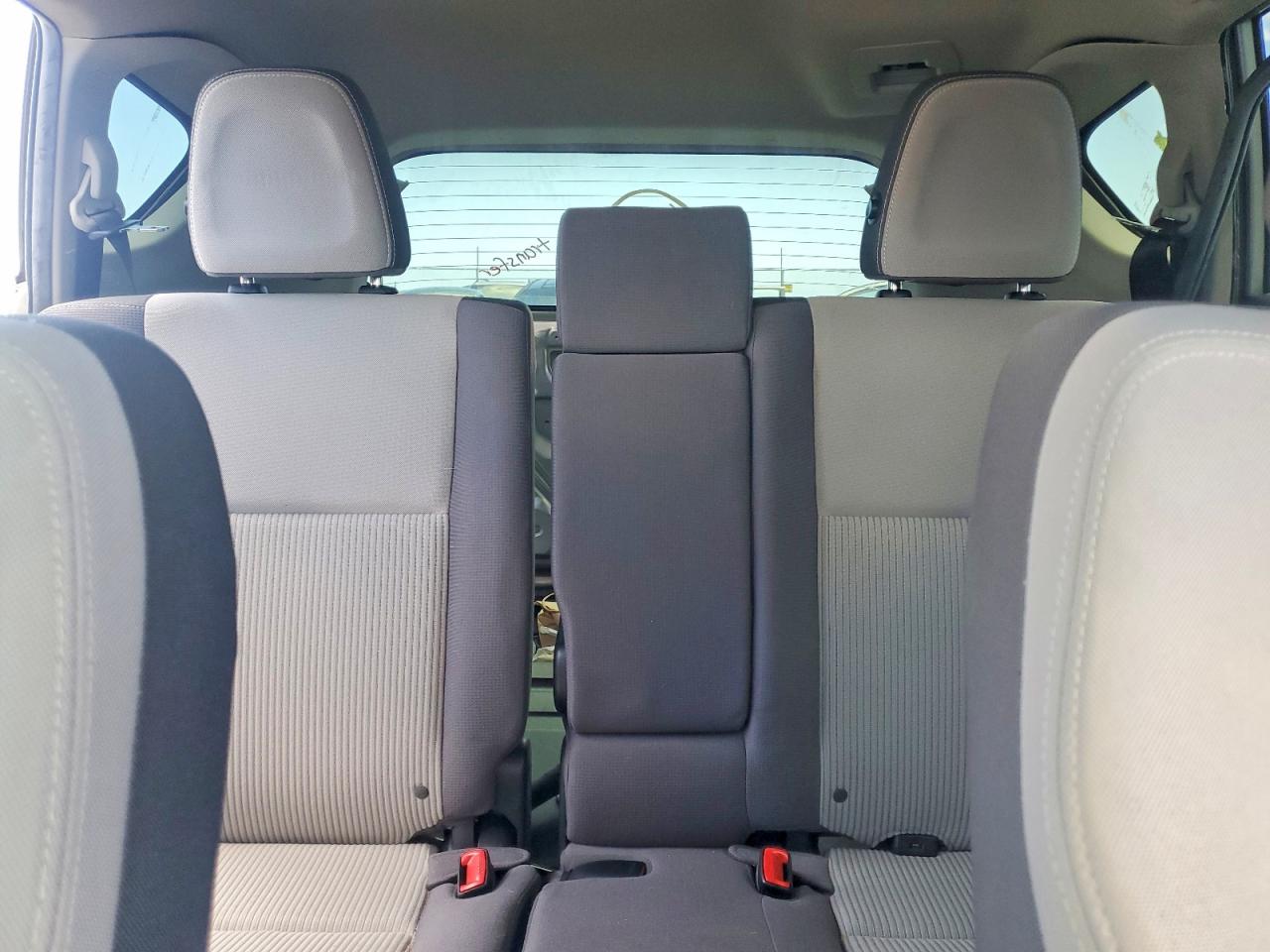2015 TOYOTA RAV4 XLE photo 28