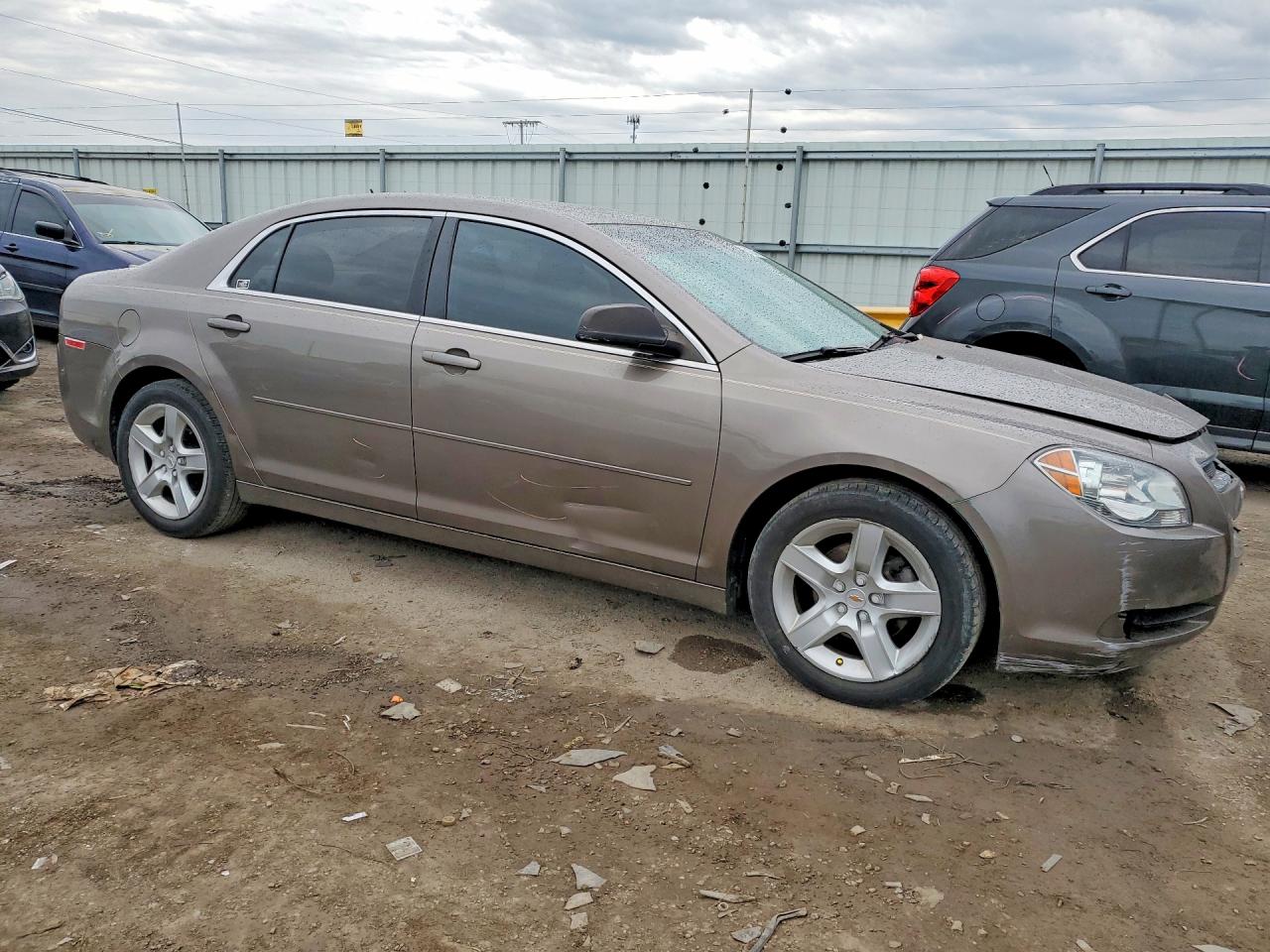 2011 CHEVROLET MALIBU LS photo 4