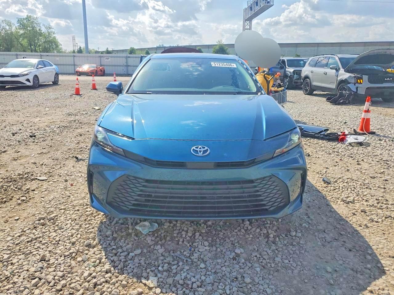 2025 TOYOTA CAMRY LE photo 9