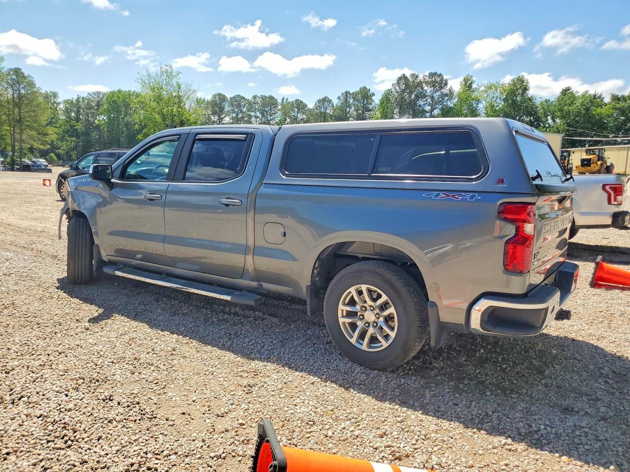 2020 CHEVROLET SILVERADO K1500 LT photo 3