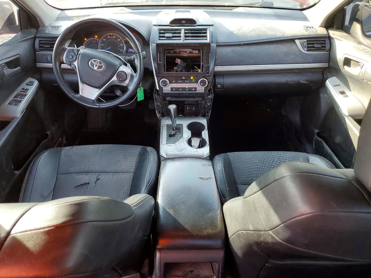 2012 TOYOTA CAMRY SE photo 15